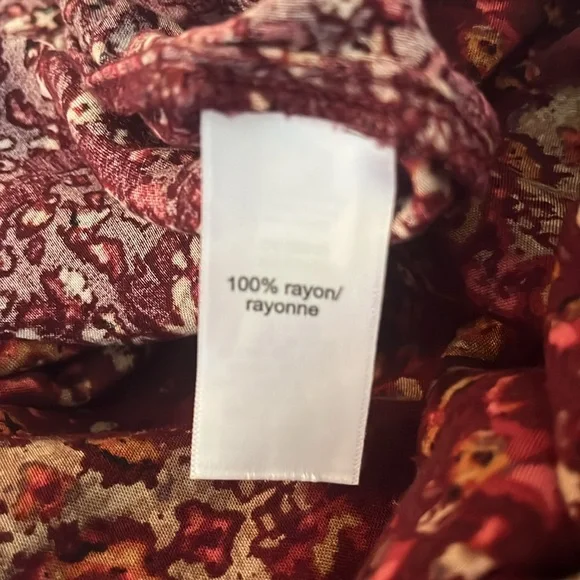 Burgundy Patterned Sleeveless Top - Picture 4 of 5